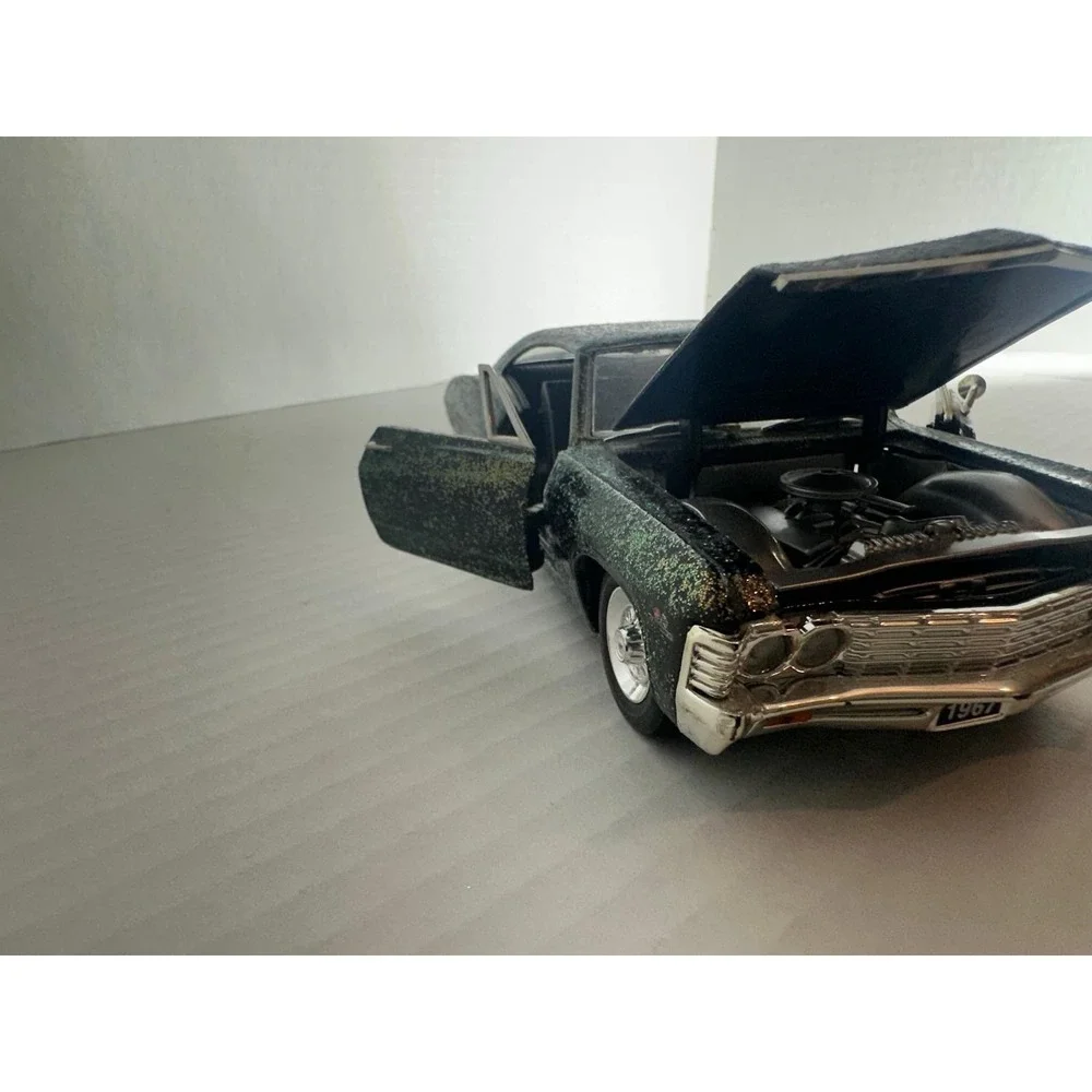 Jada 1:24 Scale 1967 Chevrolet Impala SS Collectible Model Car